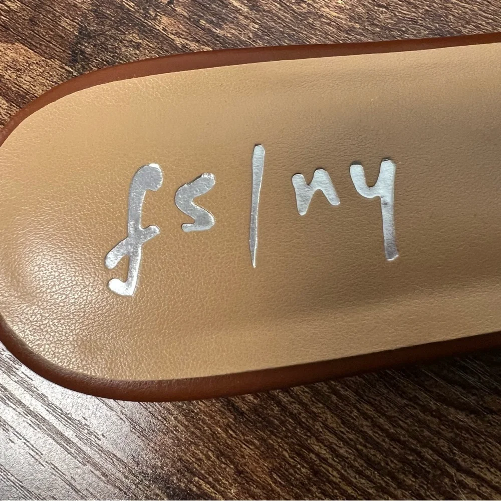 French Sole Alibi Brown Leather Flat Sandals Slip On Open Round Toe Women's 9.5 - Picture 10 of 10